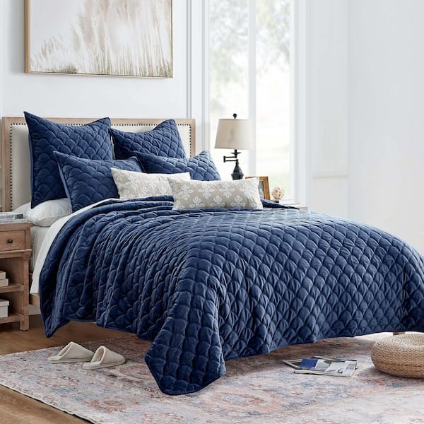 Navy Velvet 3-Piece Navy Class Diamond Quilting Microfiber King/Cal King Quilt Set