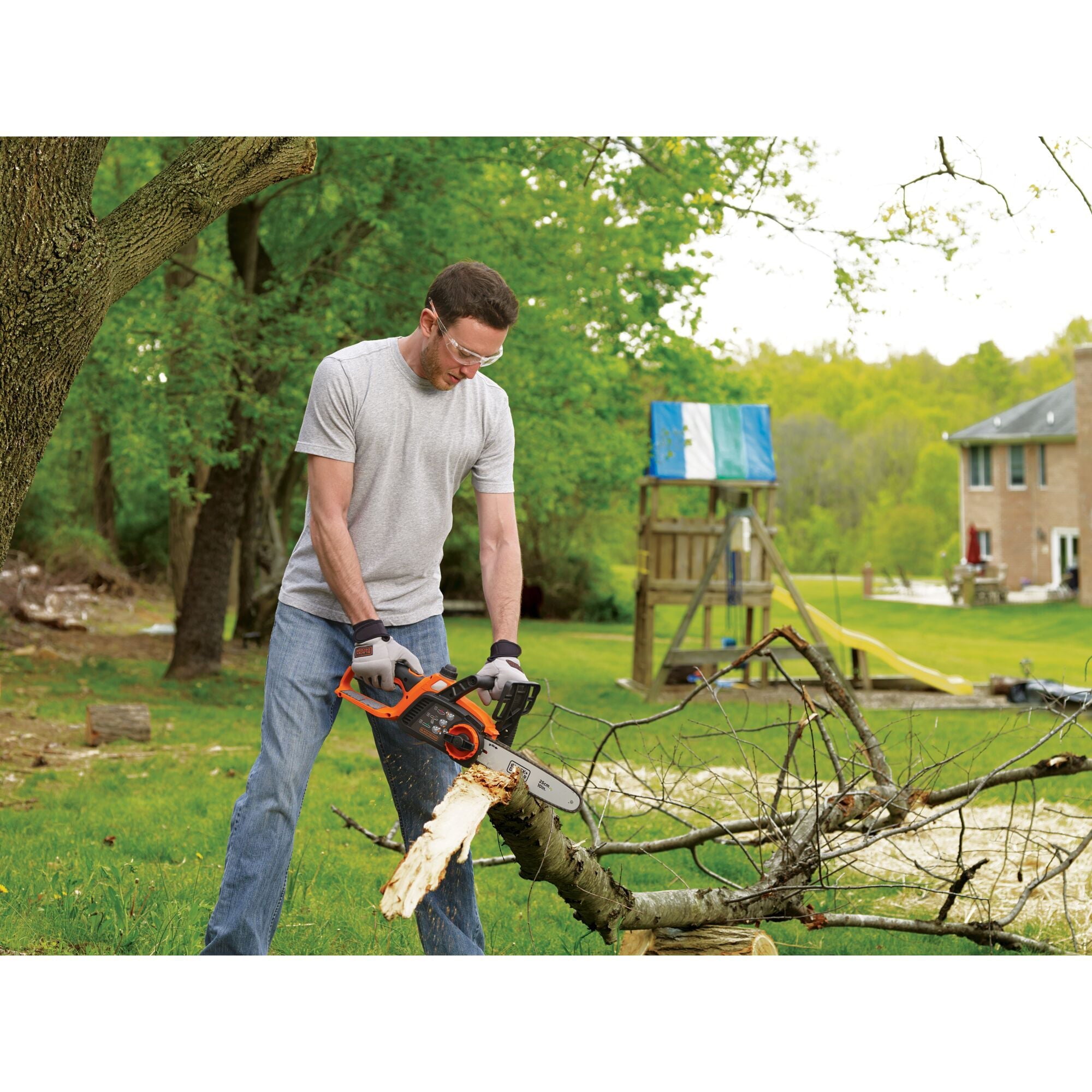 BLACK+DECKER LCS1020 20V MAX Lithium 10 in. Chainsaw