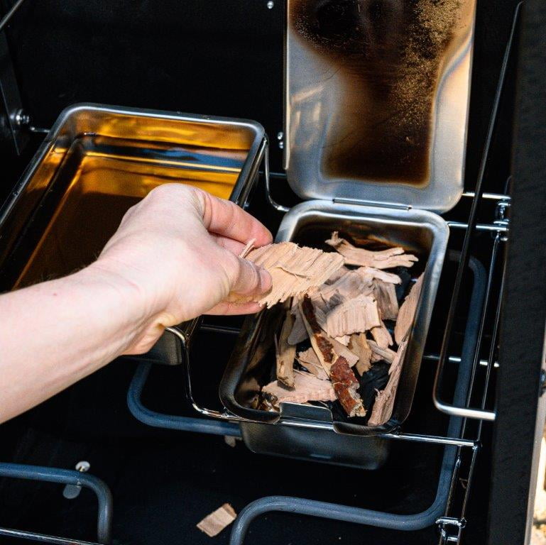 Analog Electric Smoker in Black