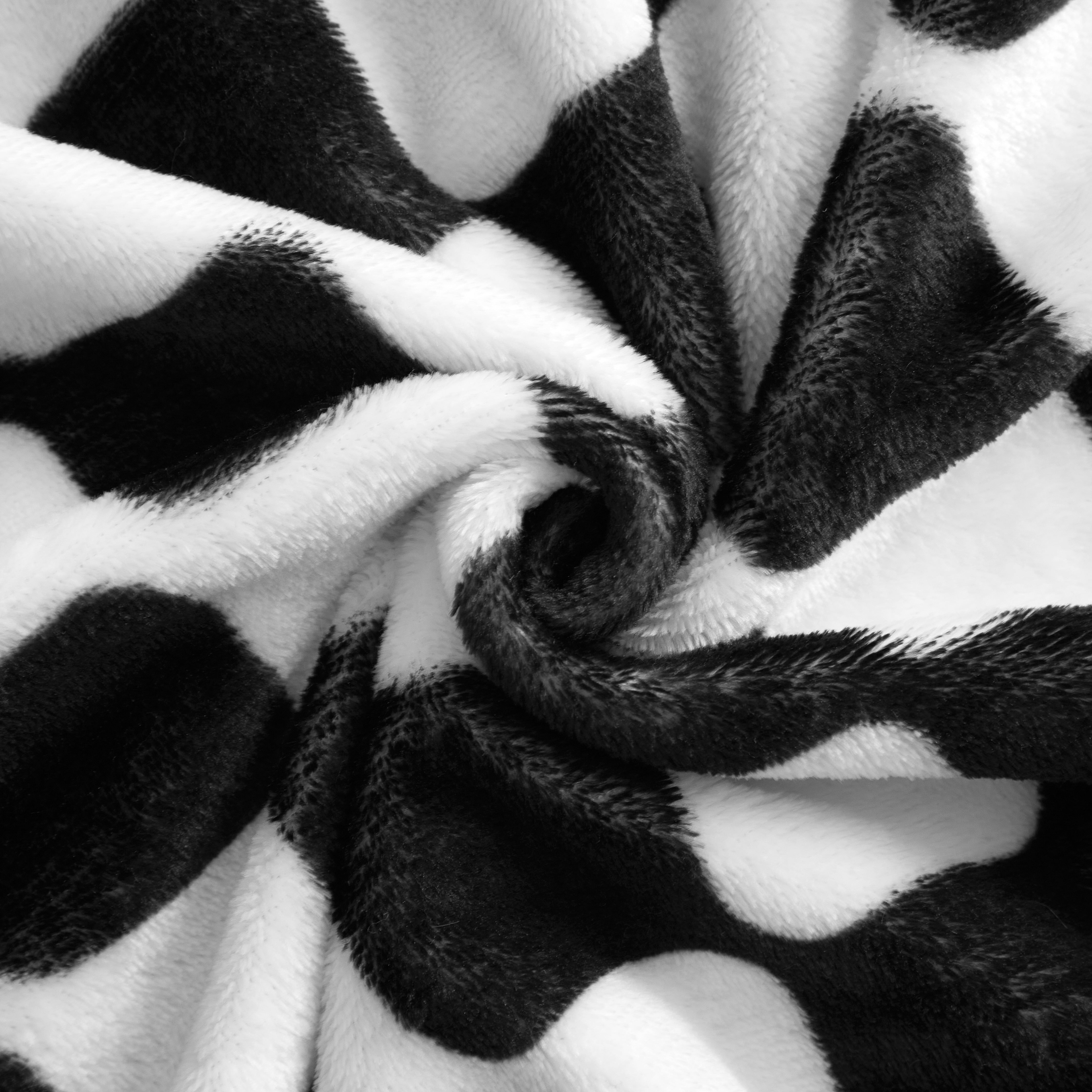 Mainstays Fleece Plush Throw Blanket, Black and White Check, Standard Throw
