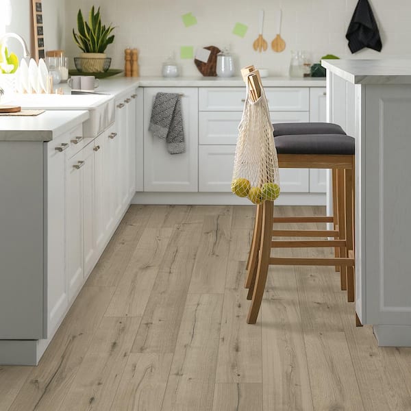Thistle Creek Oak 14 mm T x 7.6 in. W Waterproof Laminate Wood Flooring (13.3 sqft/case)