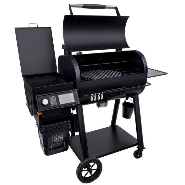 Rider 900 DLX Pellet Grill and Smoker in Black with 906 sq. in. Cooking Space