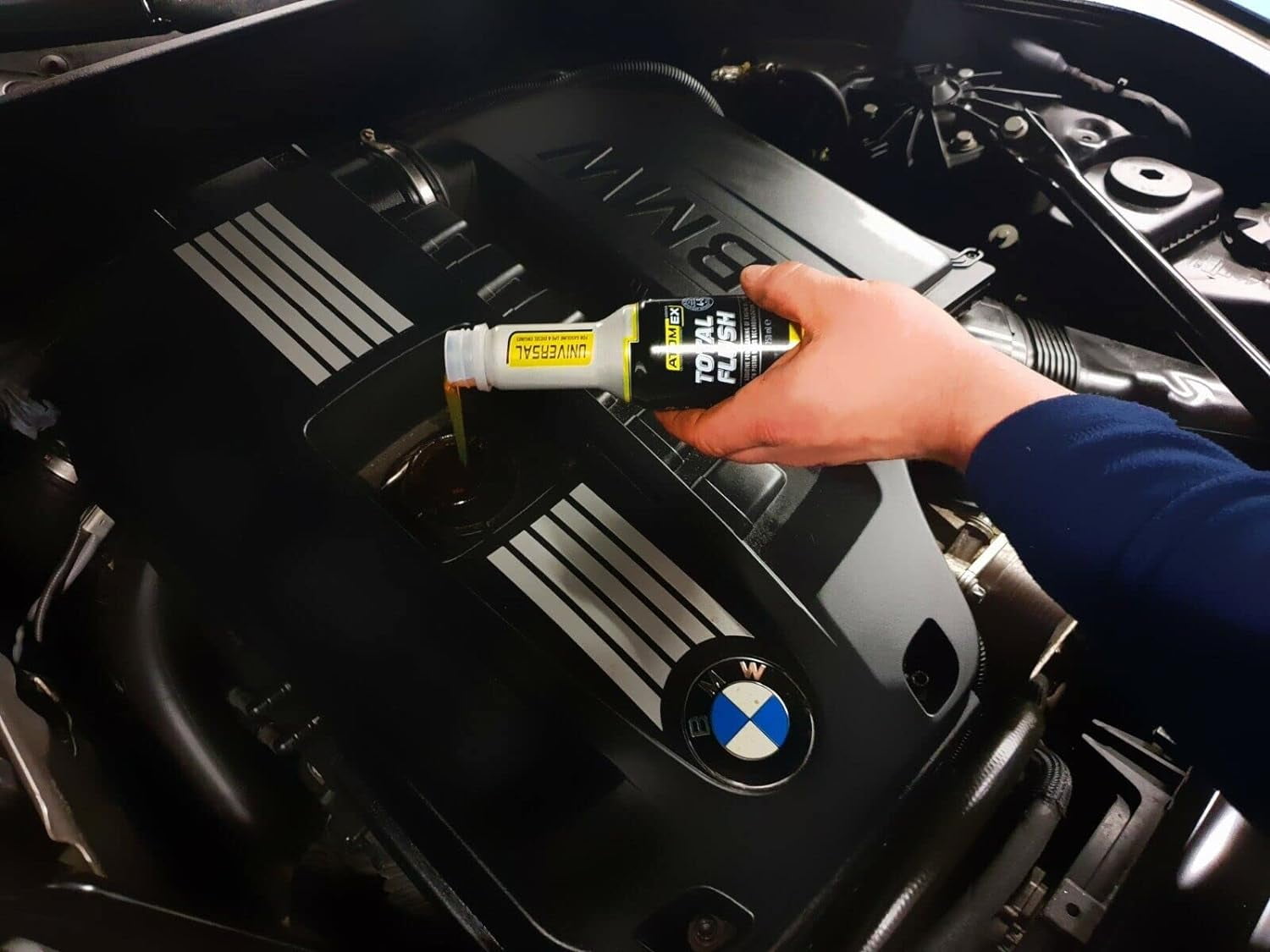 XADO TotalFlush Universal oil system cleaner with Anticarbon effect for Gasoline, LPG and Diesel Engines