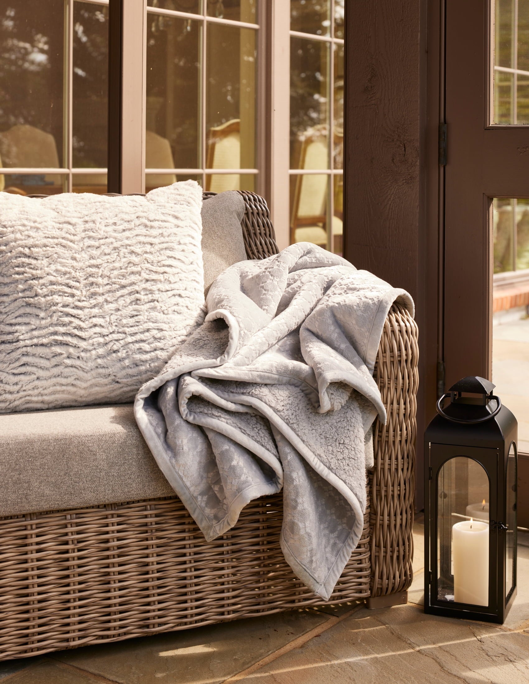 Better Homes & Gardens Printed Reverse Faux Shearling Throw, Silver Solid Embossed, 50