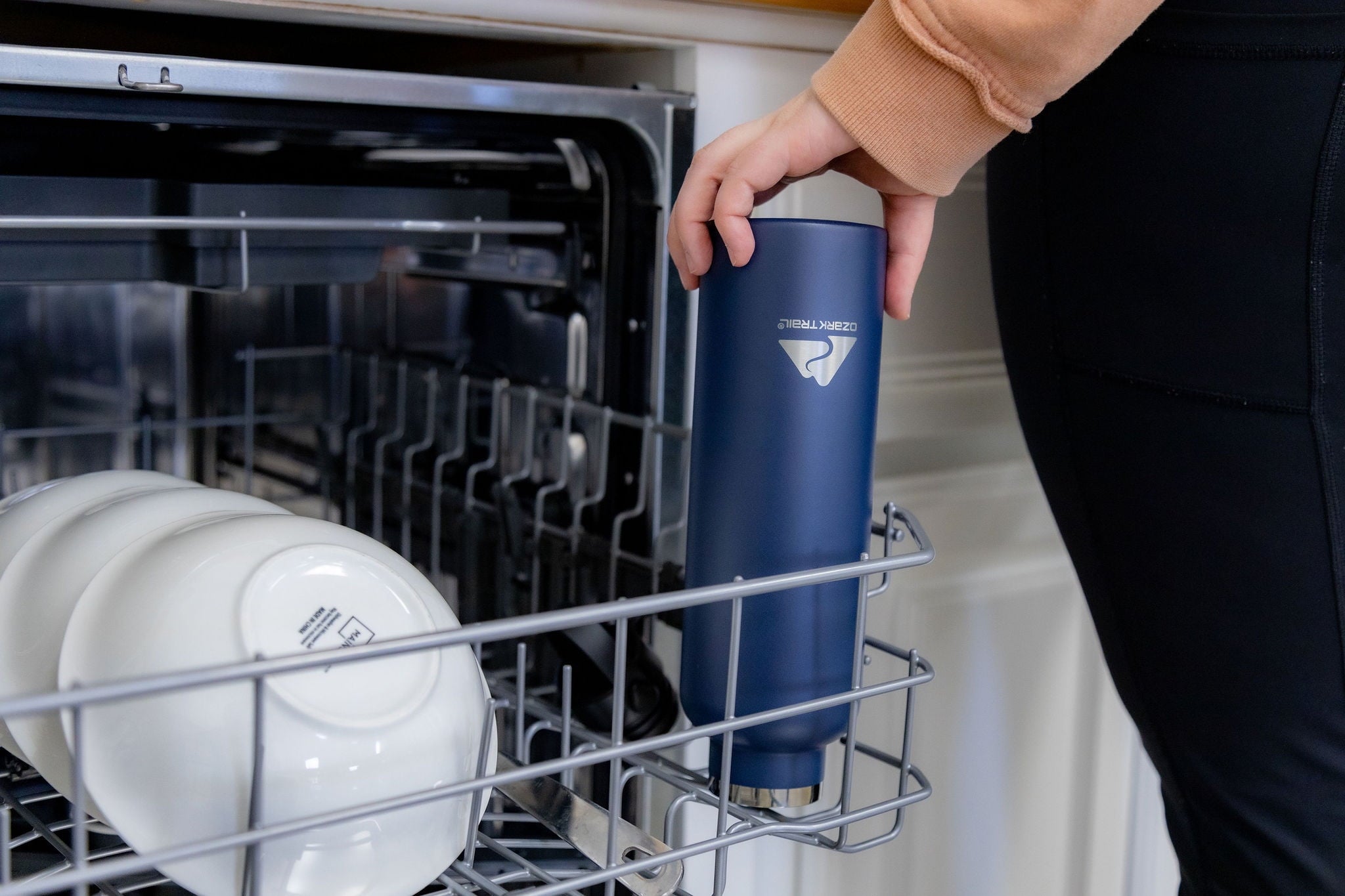 Ozark Trail 24 fl oz Blue Insulated Stainless Steel Water Bottle, Twist Cap with Loop Handle