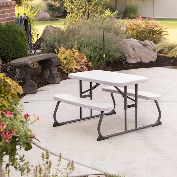 Kid's Folding Picnic Table