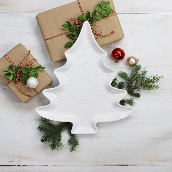 Winterfest 14.17 in. White Earthenware Tree Platter (Set of 1)