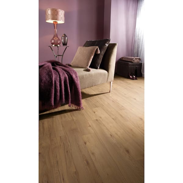 Howell Elegant Brushed Hickory 10 mm T x 8 in. W Waterproof Laminate Wood Flooring (18.6 sqft/case)