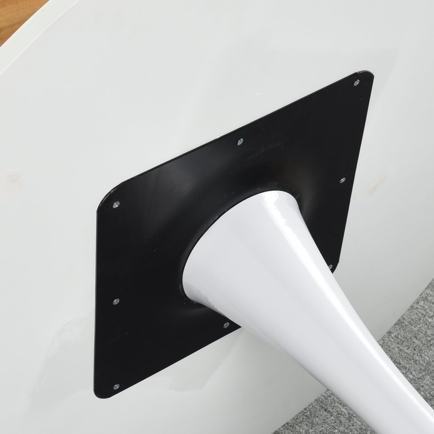 Homylin Modern 31.5 inches Round Dining Table Coffee Table with Pedestal Base in Tulip Design