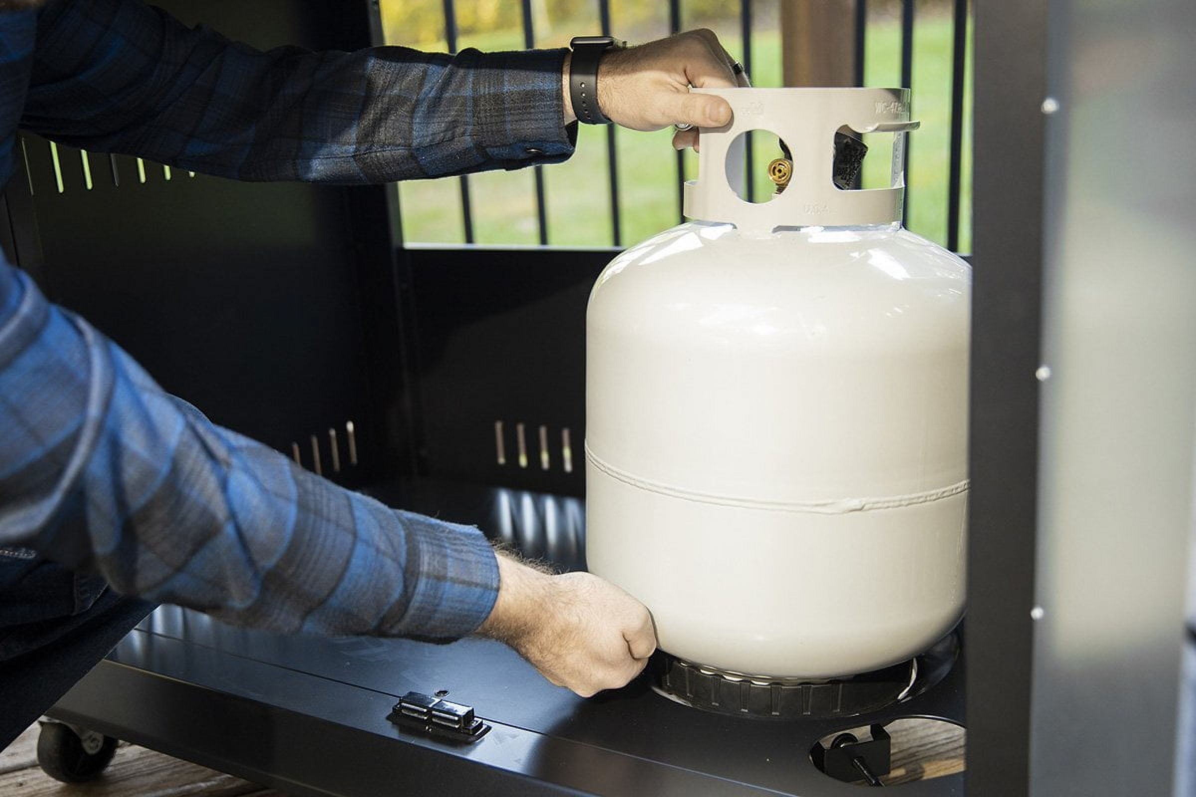 THE RINGER: Propane Tank Holder