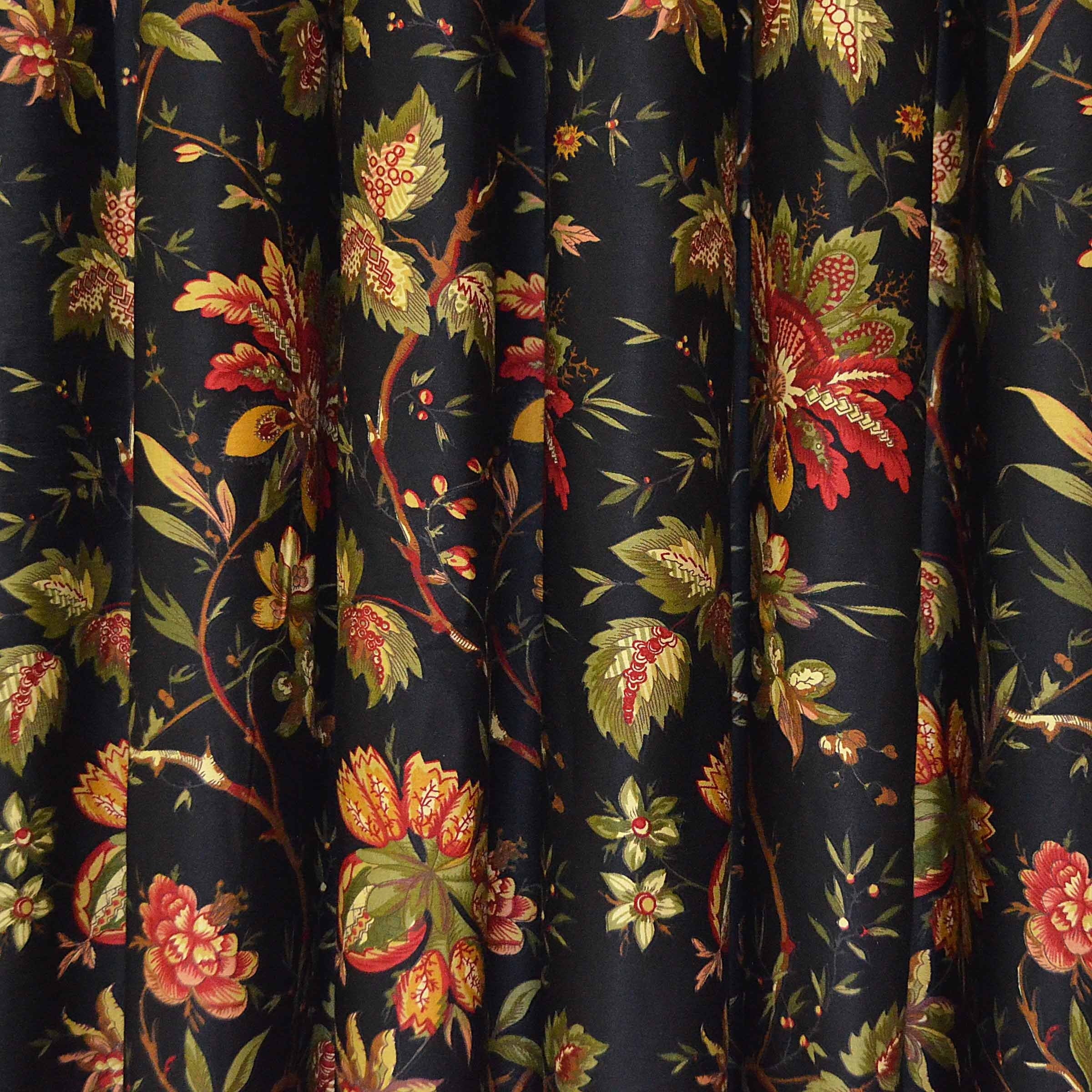 Waverly 10982050X015NO Felicite 50-Inch by 15-Inch Window Valance, Noir