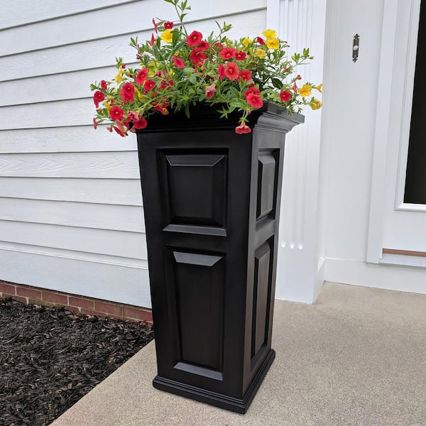 Nantucket 32 in. Tall Self-Watering Black Polyethylene Planter