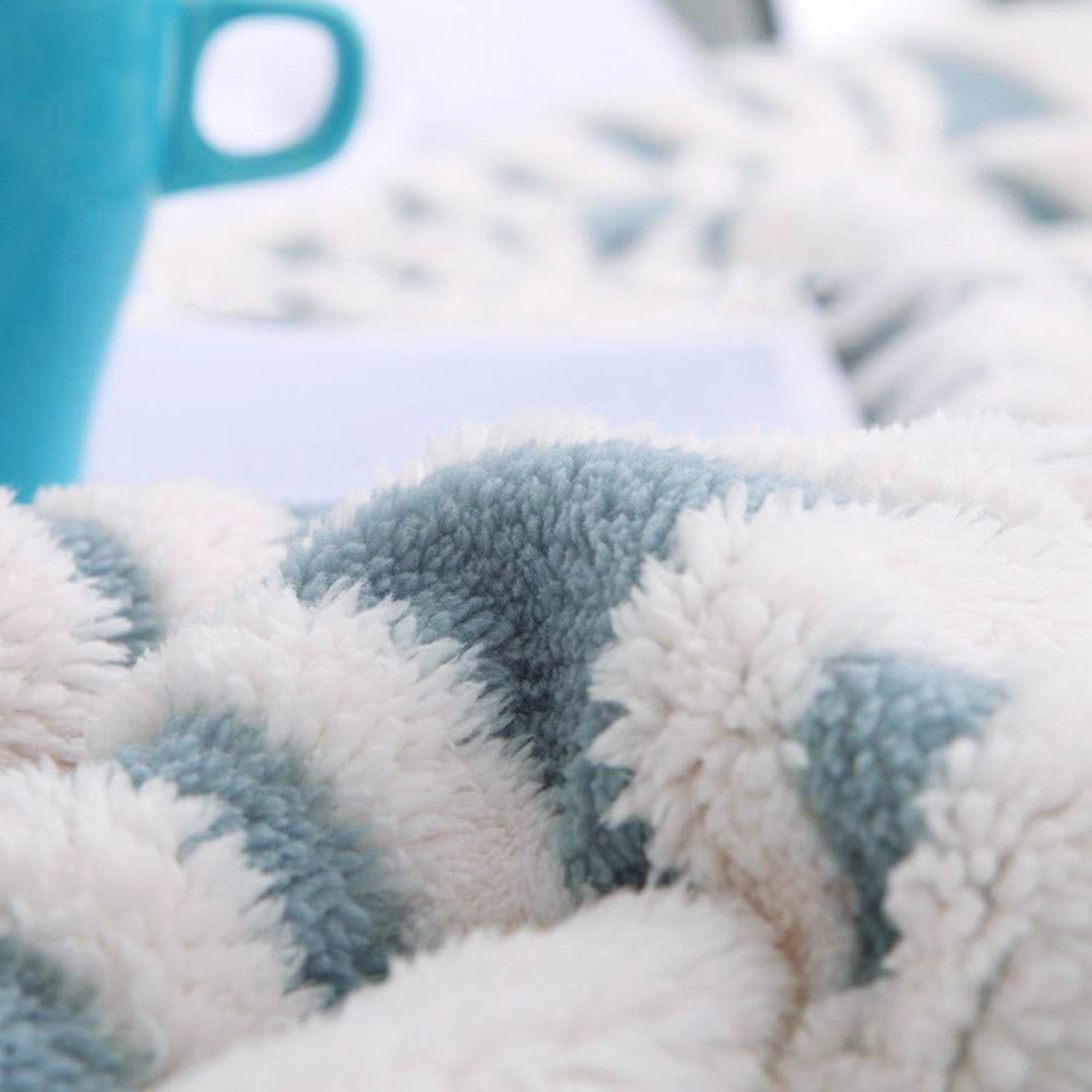 LOMAO Sherpa Fleece Blanket Soft Plush Throw Blanket Dual Sided Cozy Blankets for Bed Couch Sofa(Light Blue,51