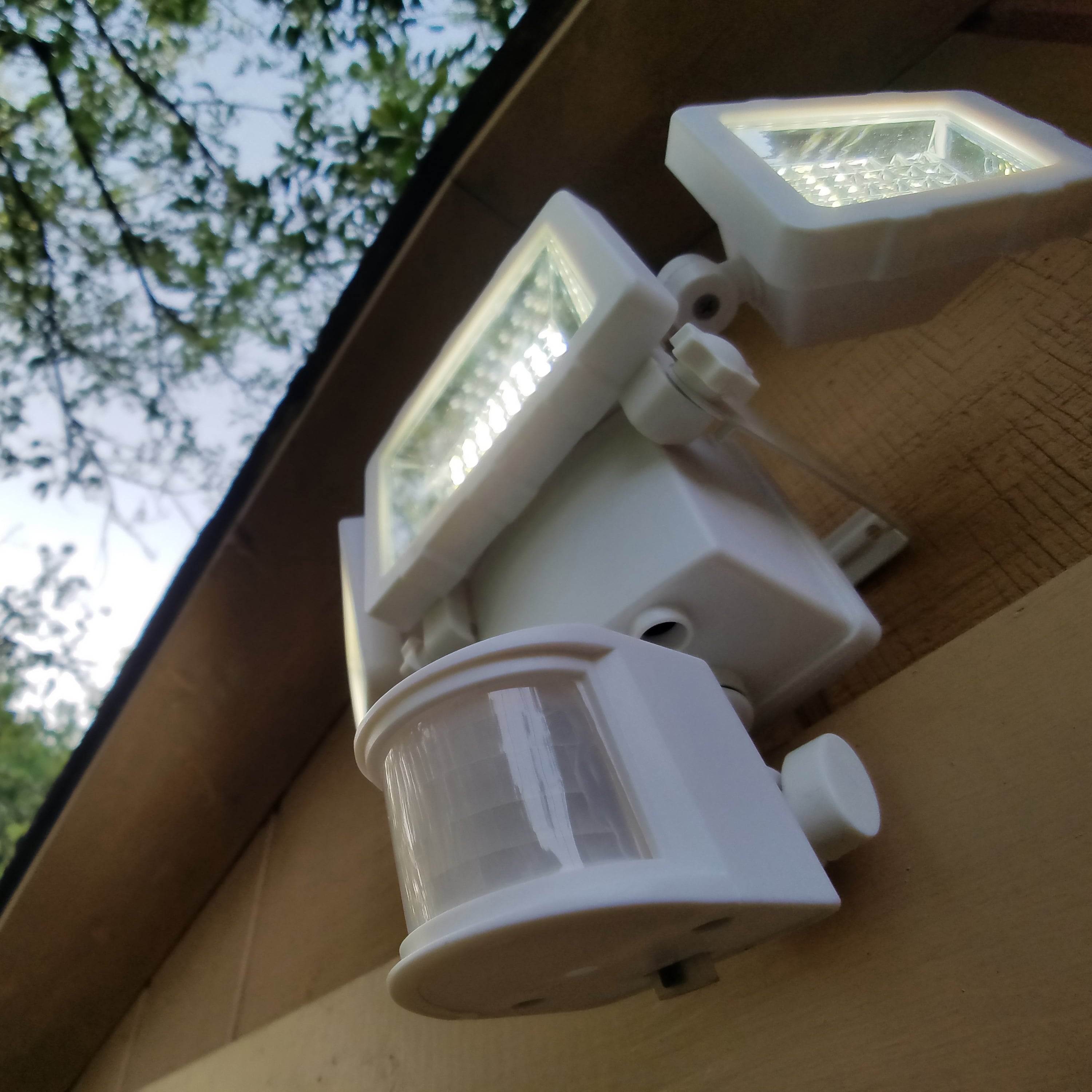 Westinghouse 2000 Lumen Triple Head Solar Security Light, Motion Activated (White Finish)