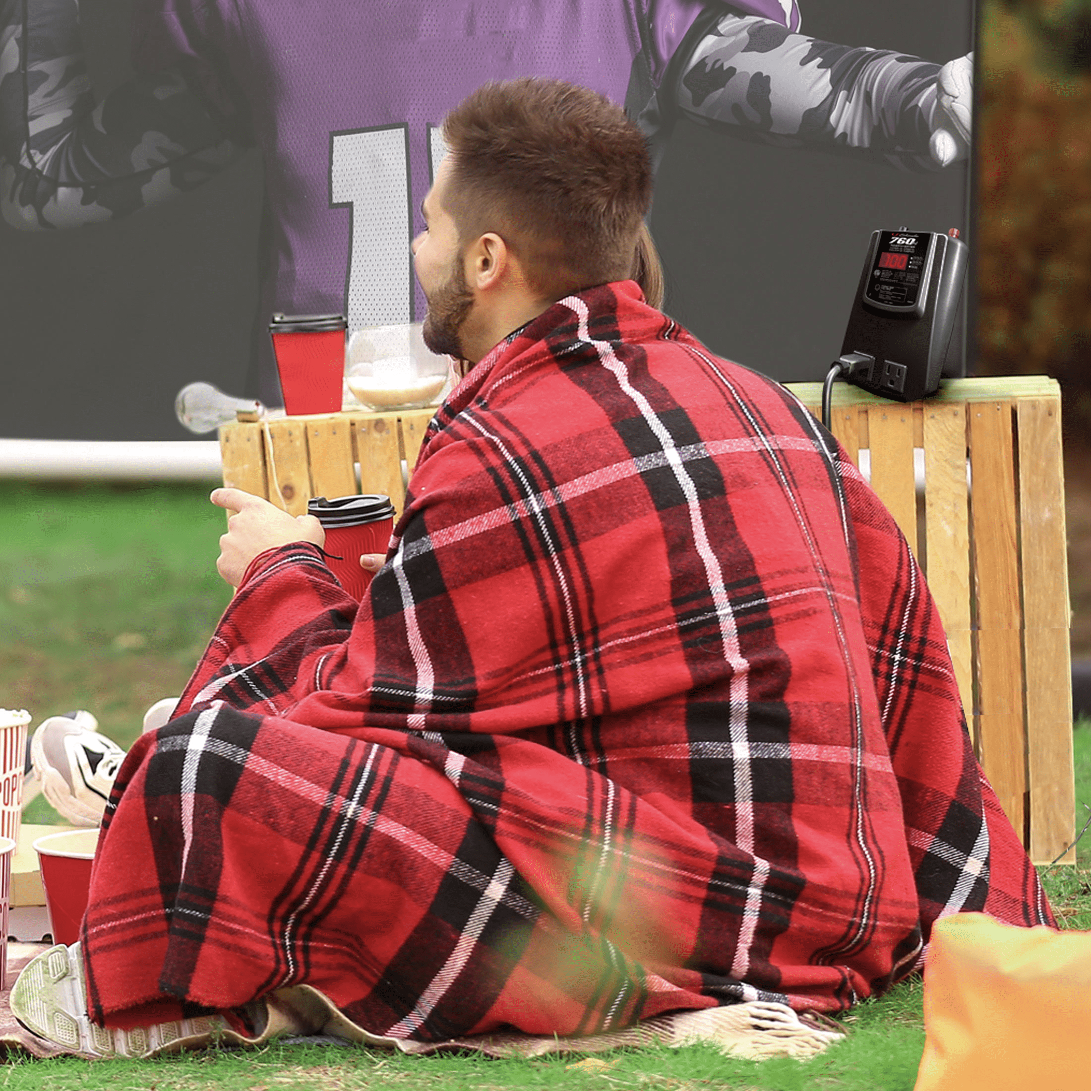 Schumacher 760 Continuous Watt DC-to-AC Power Inverter with AC and USB Outlets