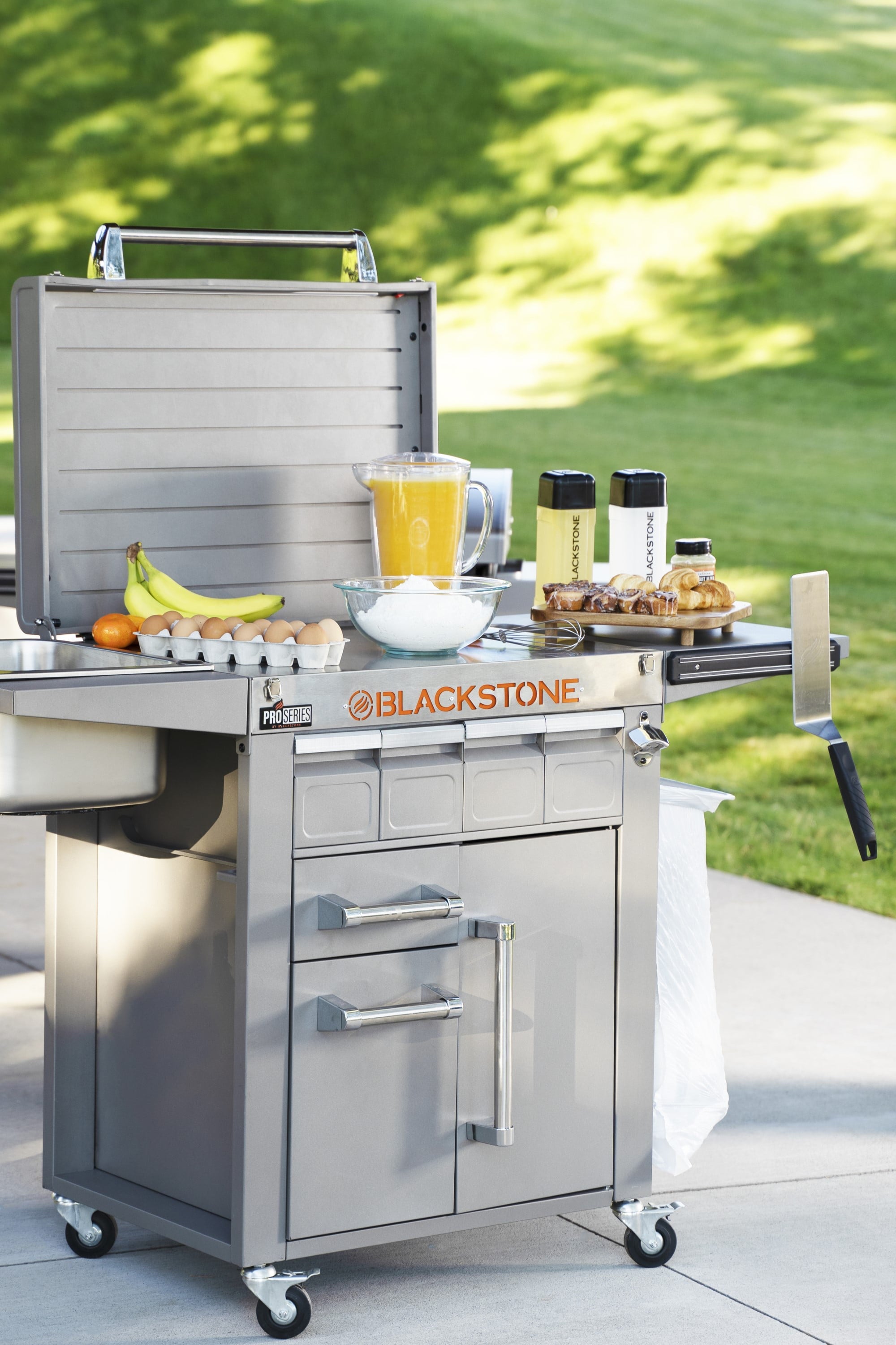 Blackstone ProSeries Prep, Serve, and Store Cart with Hood