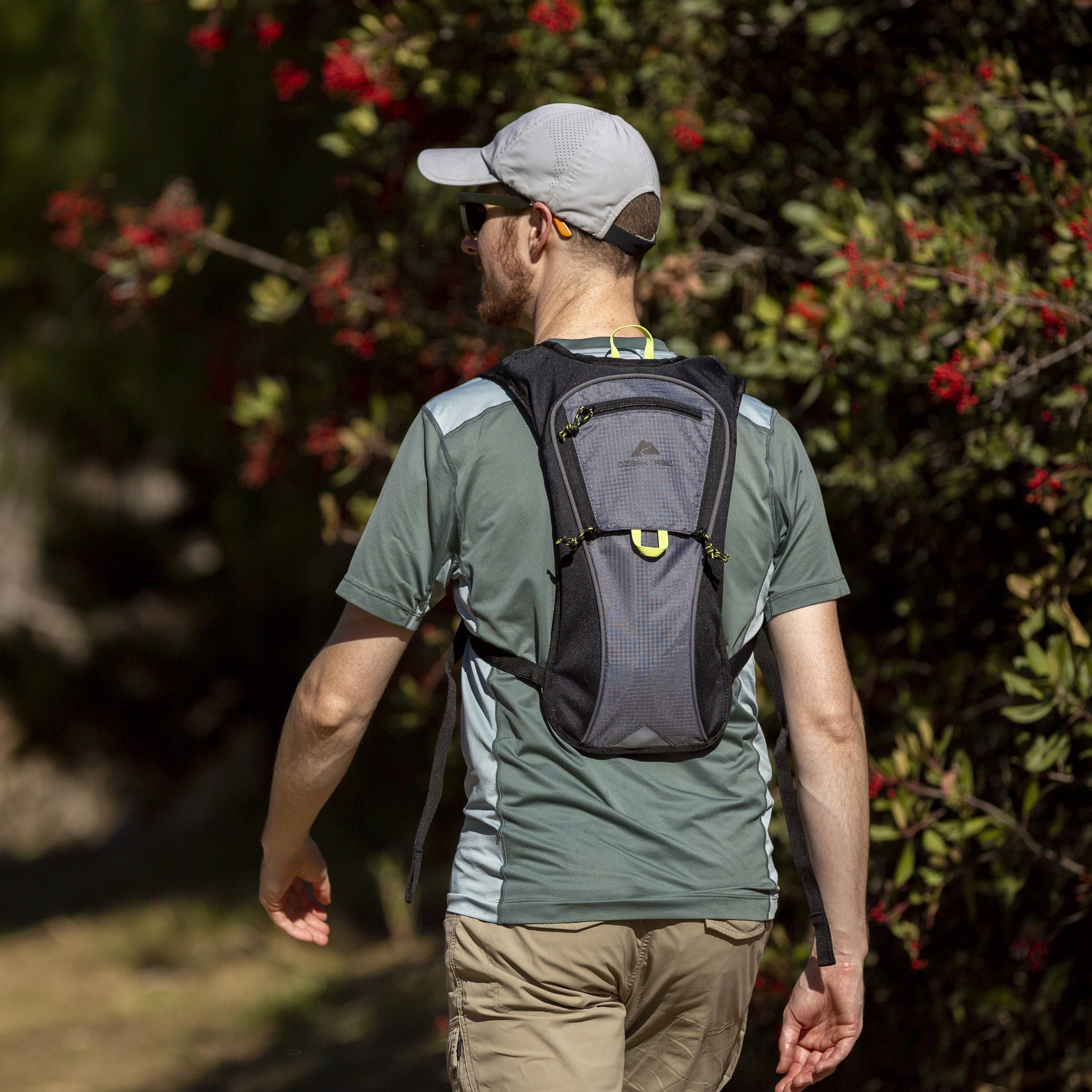 Ozark Trail Pearson Creek 2 Ltr Hydration Pack, with 2-Liter Reservoir, Black, Unisex