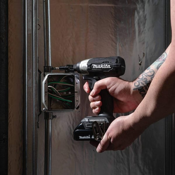 18V LXT Sub-Compact Lithium-Ion Brushless Cordless 2-piece Combo Kit (Driver-Drill/Impact Driver) 1.5Ah