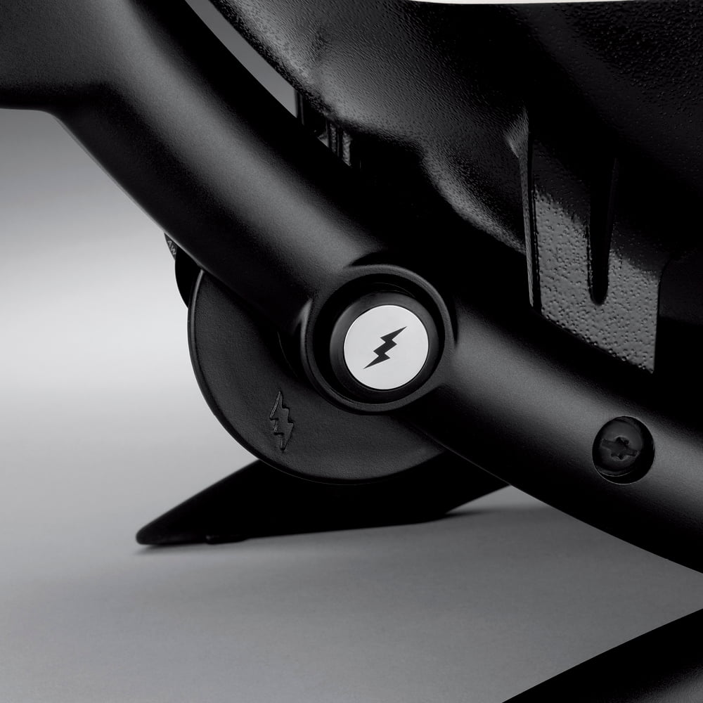 Q 2200 1-Burner Portable Gas Grill, Titanium