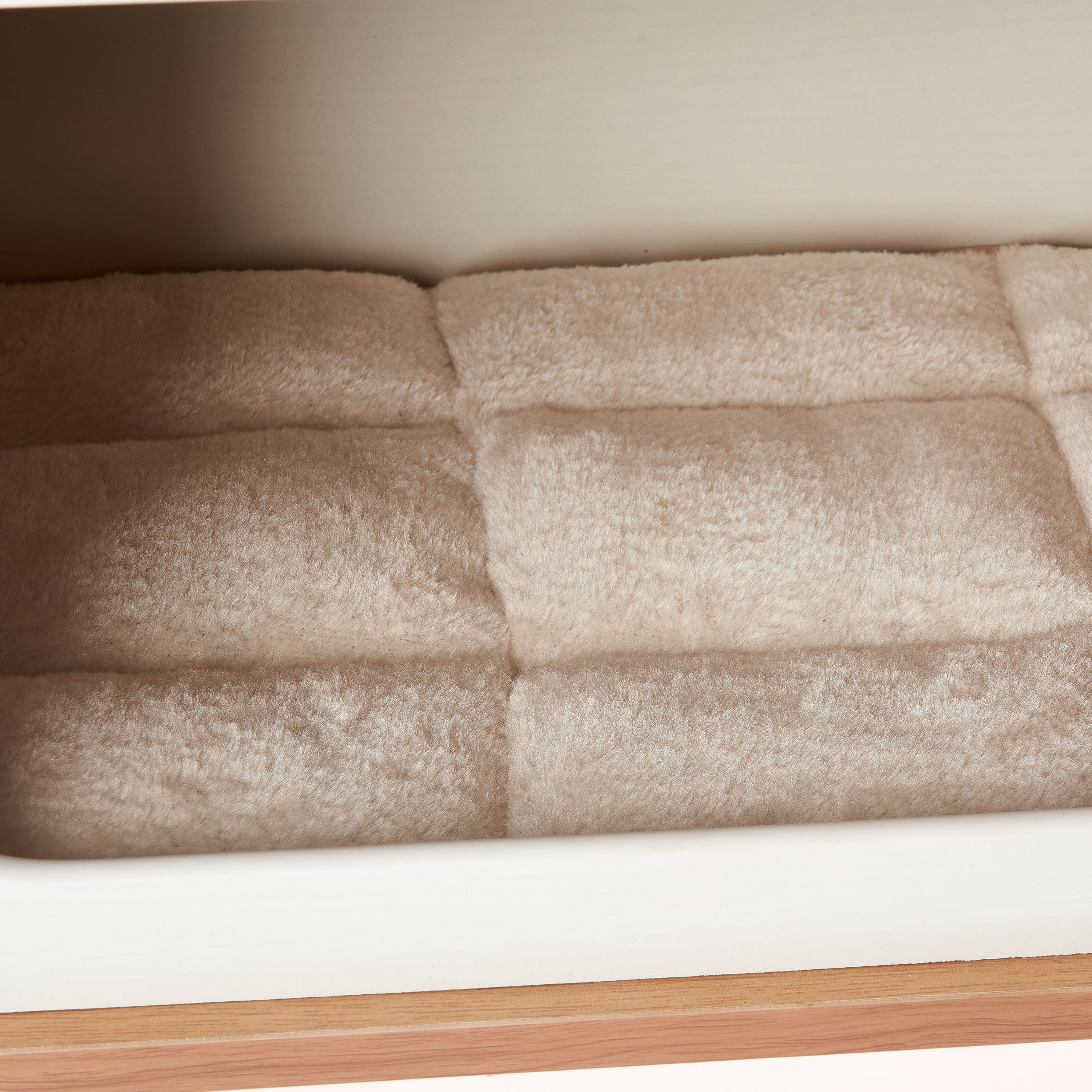 Vibrant Life Purr-View Retro TV Cat Condo with Jute Scratching Pad & Washable Mat