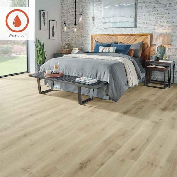Outlast+ Natural Cascade Oak 12 mm T x 7.4 in. W Waterproof Laminate Wood Flooring (19.6 sqft/case)
