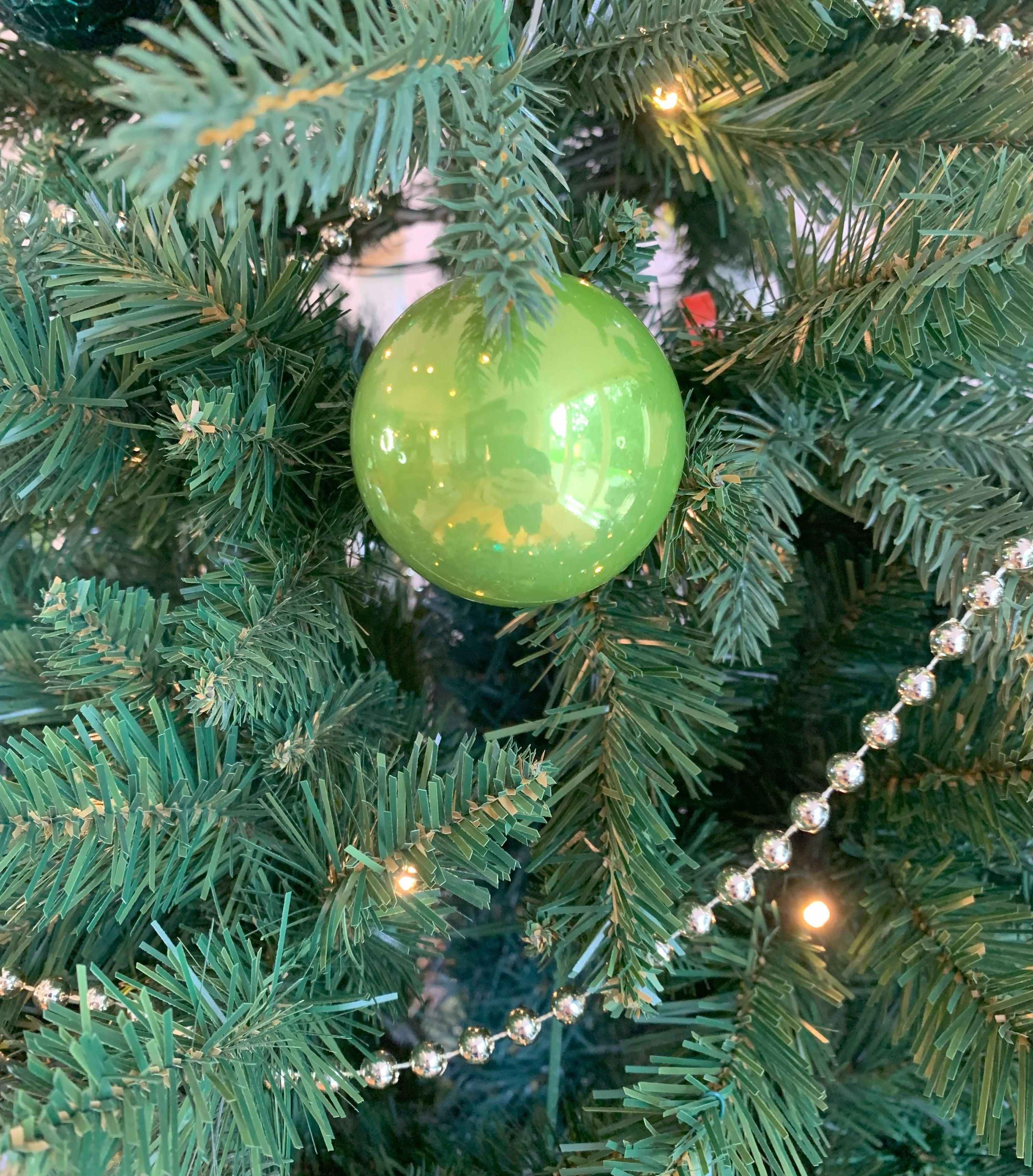 Flexible Flyer Color Changing Memory Wire Christmas Tree 7.5 Ft. Prelit Multi-Function LED Lights and No Fluff Balsam Fir Branches