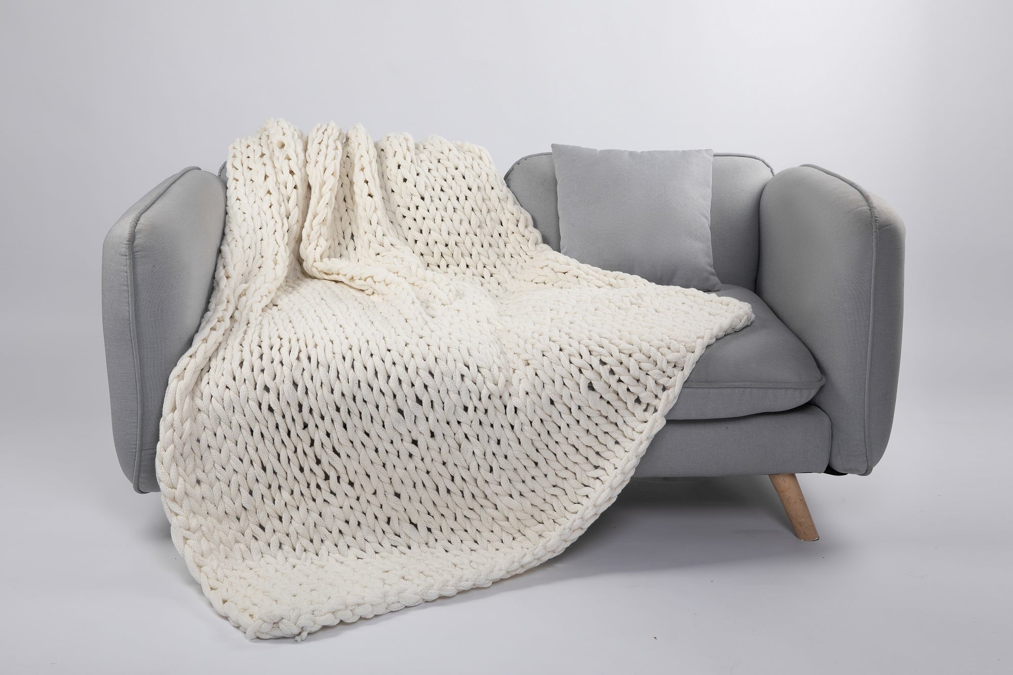 Silver One Super Chunky Knitted Throw Blanket, White, 50