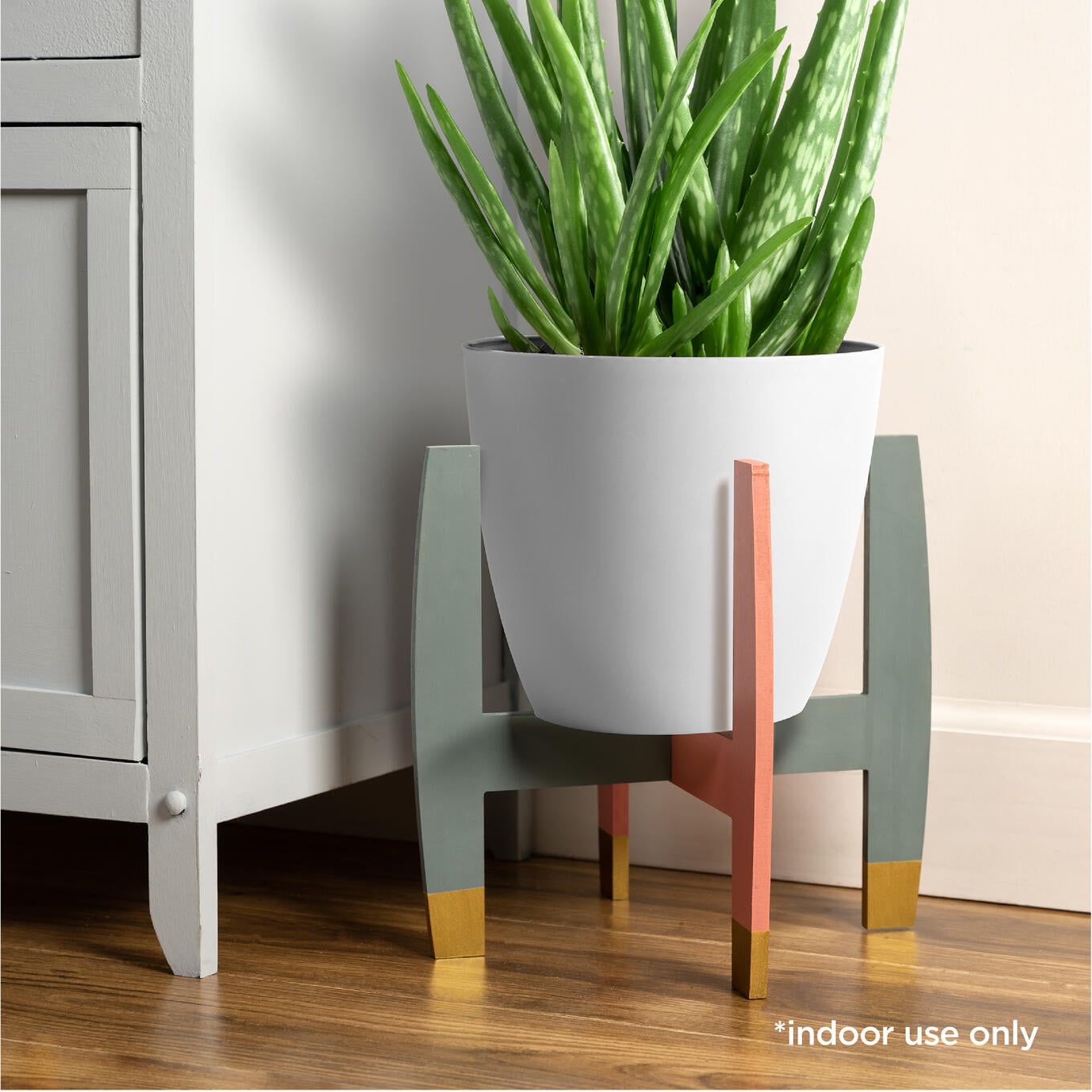 Konnectz Wood Surfaces Plant Stand, 10