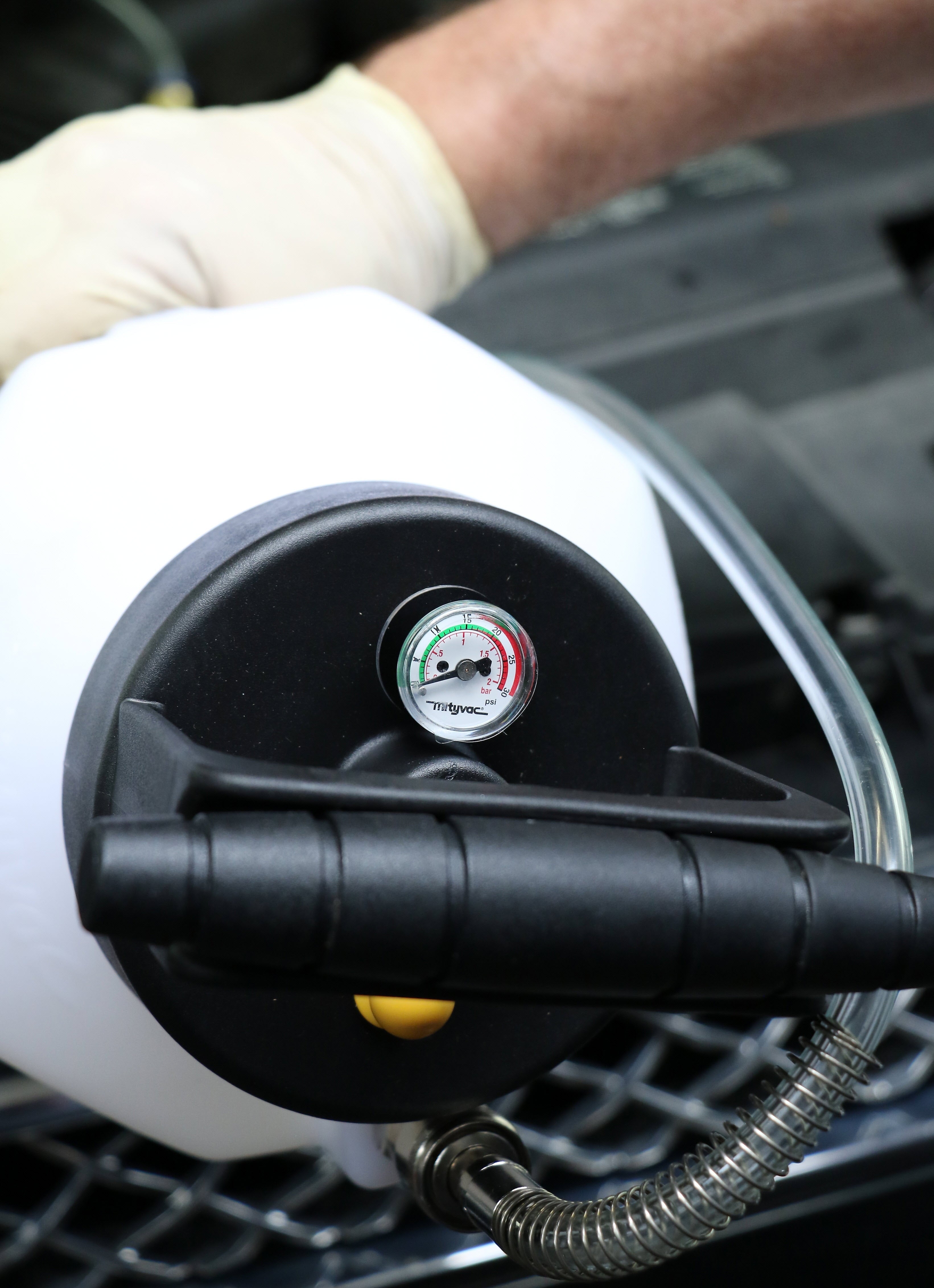 Mityvac MV6400 1 Gallon Manual Pump Fluid Dispensing System with 5' Hose