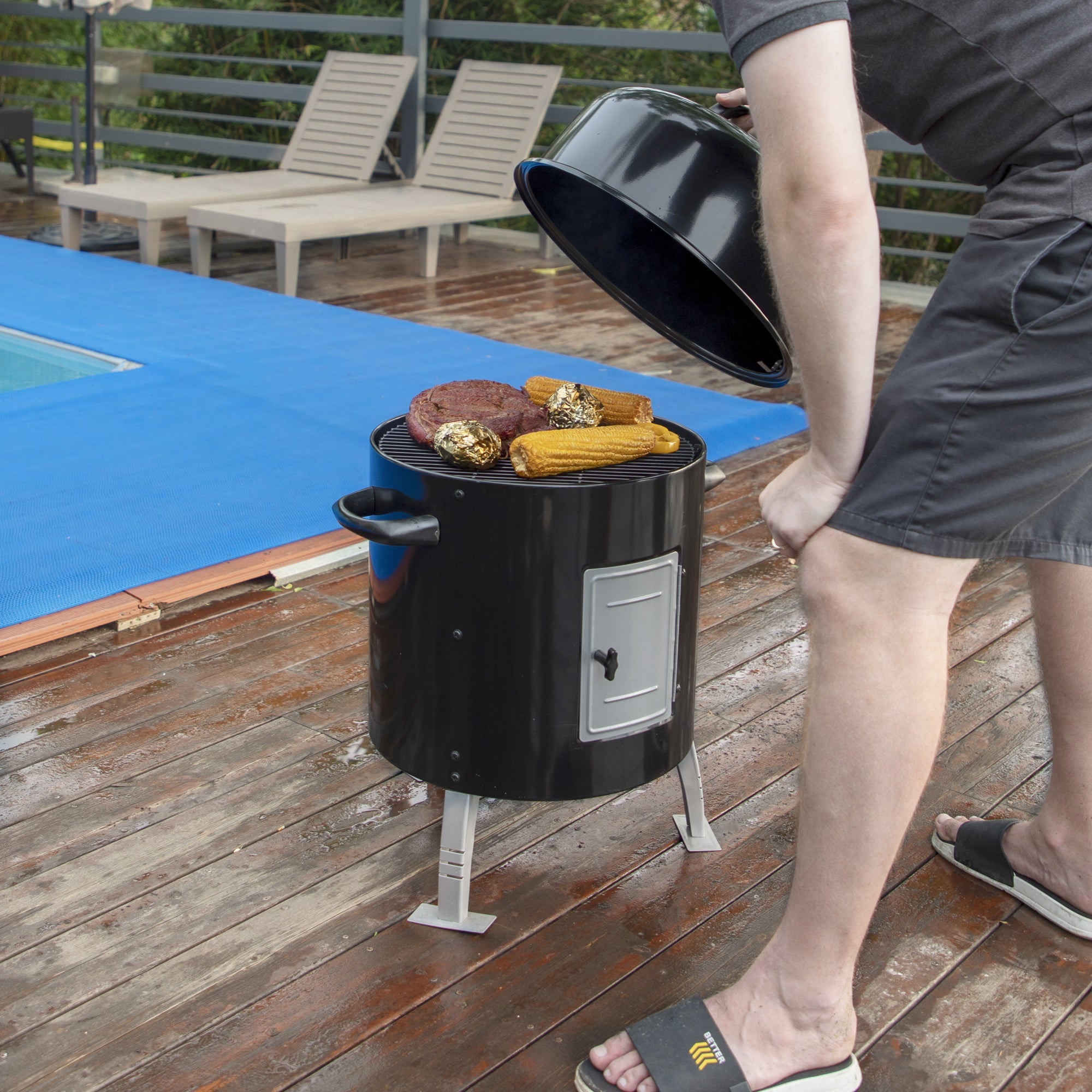 Sophia & William 17-inch Vertical Charcoal Smoker Grill - Black