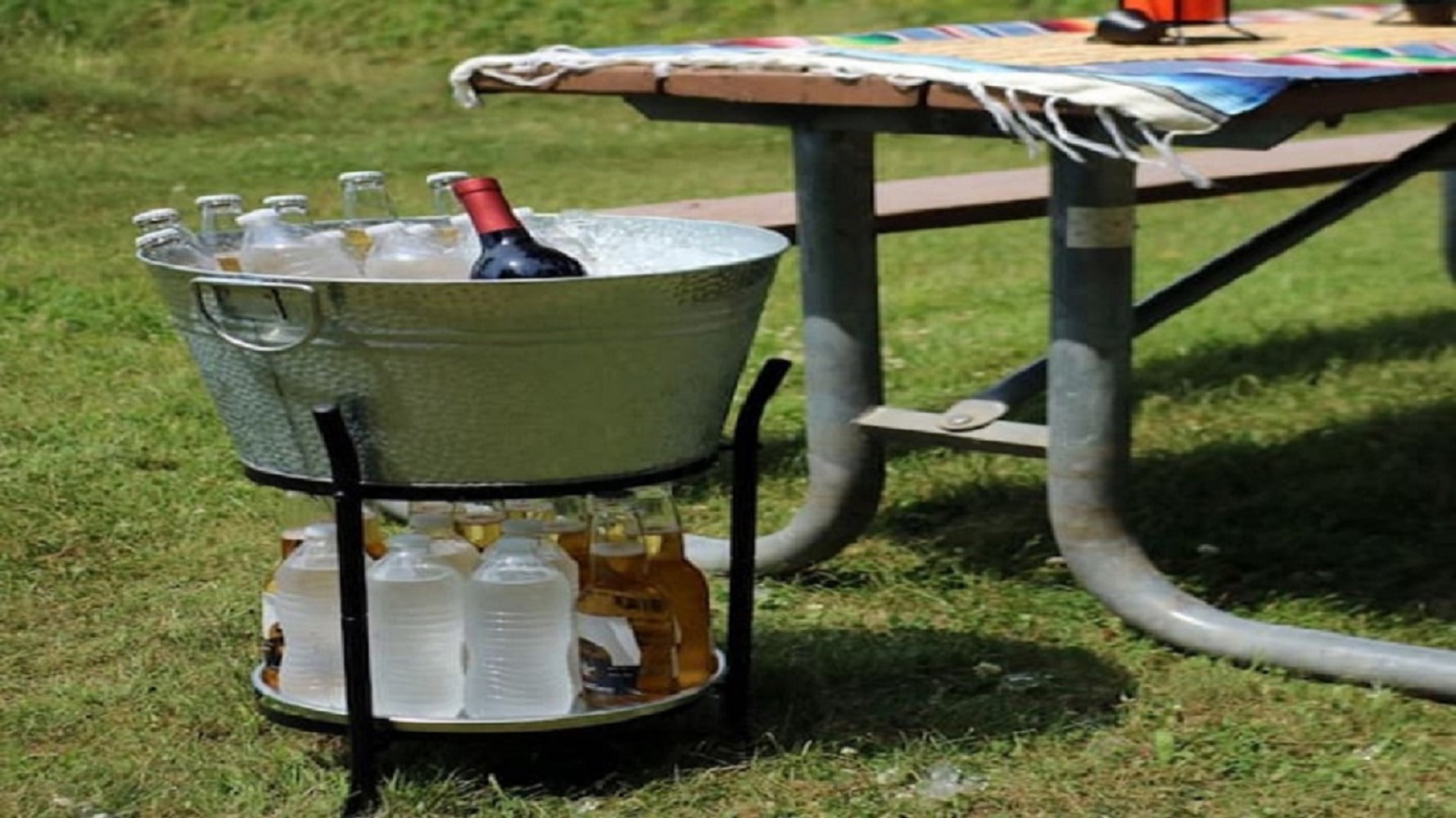 Beverage Tub w/Tray/Stand in Galvanized Steel 