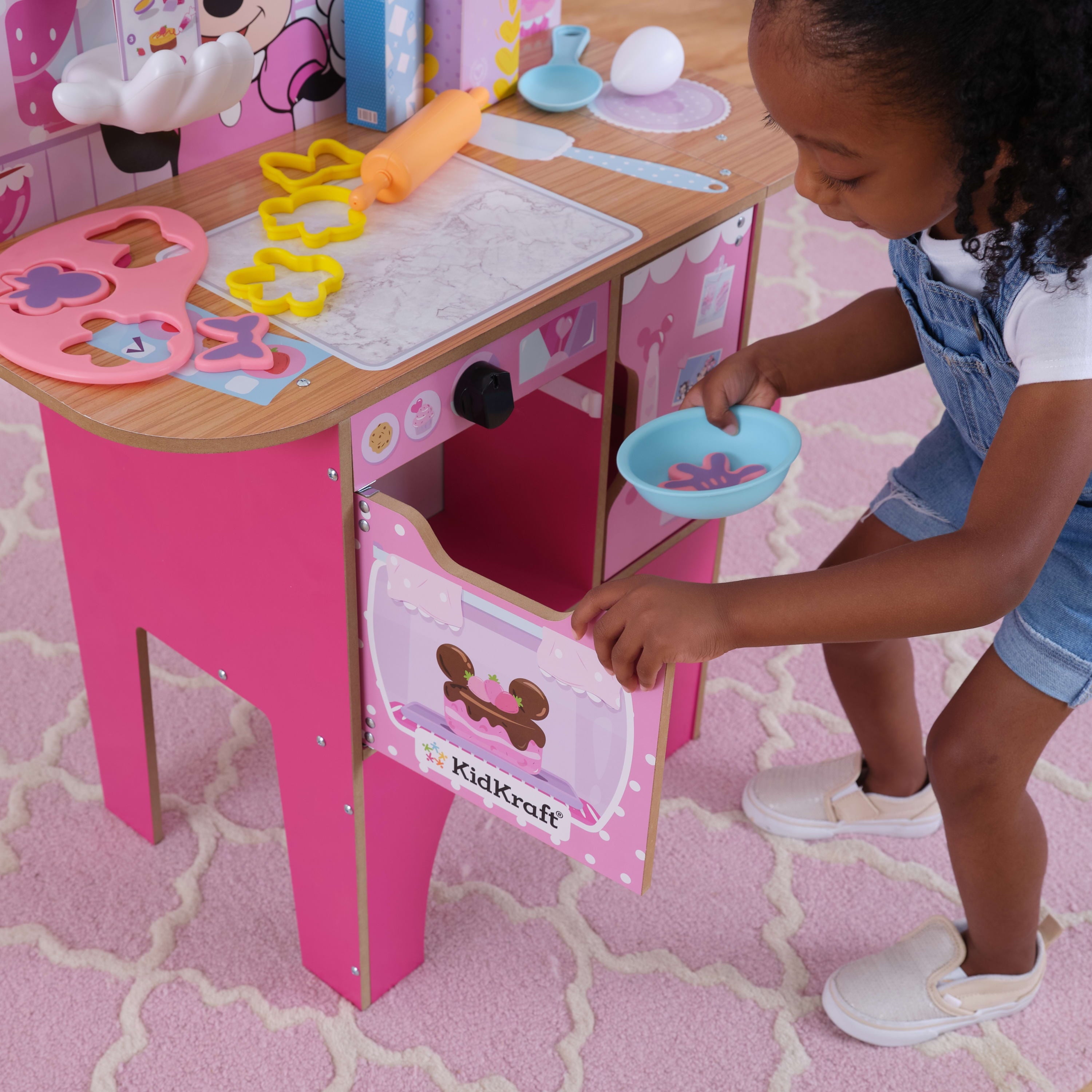 KidKraft Minnie Mouse Wooden Bakery & Café Toddler Play Kitchen