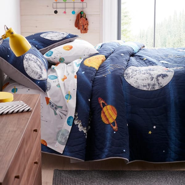 Space Travel Multicolored Graphic Cotton Twin Quilt