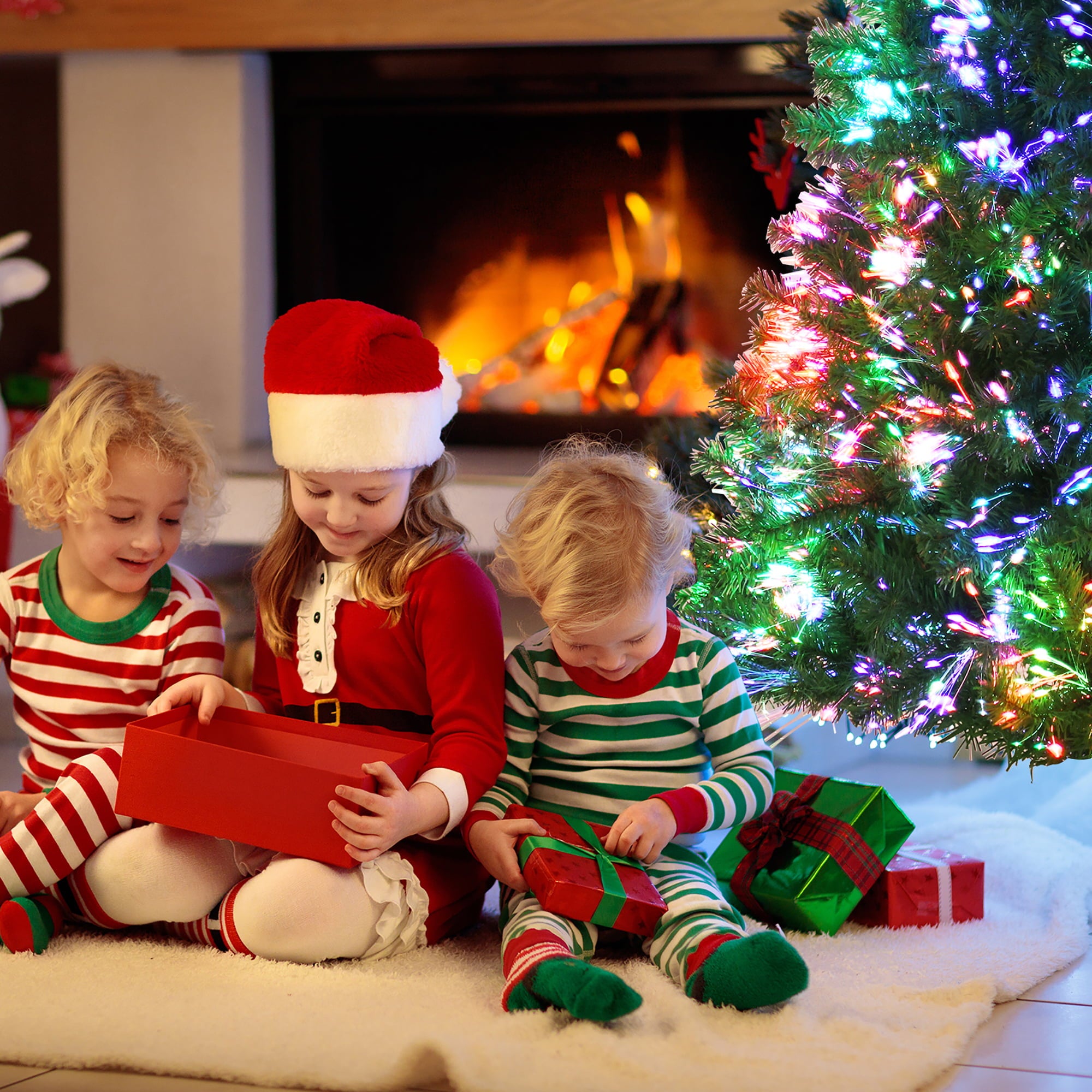 Costway 6ft Pre-lit Fiber Optic PVC Artificial Christmas Tree w/ 617 Branch Tips