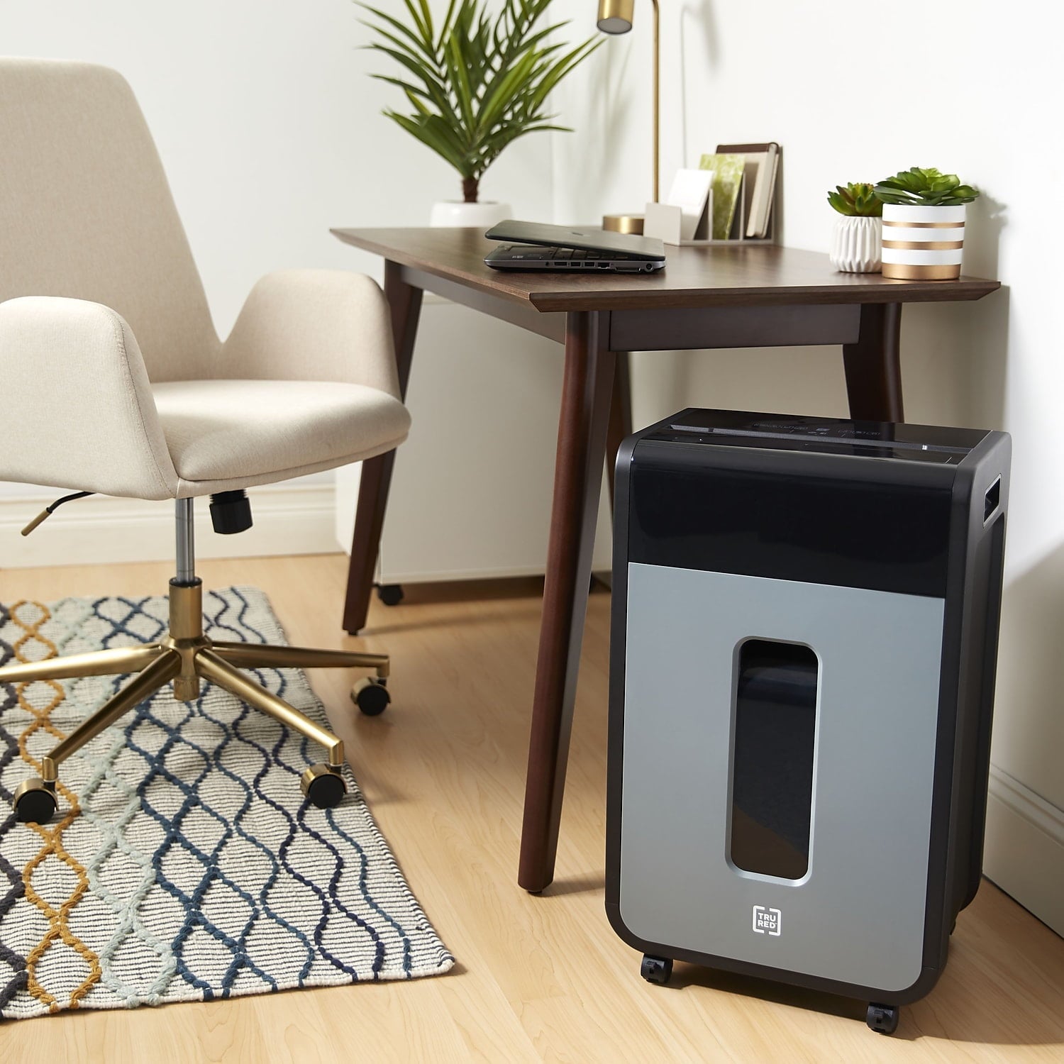 TRU RED 16-Sheet Cross-Cut Commercial Shredder (TR-BXC16A)