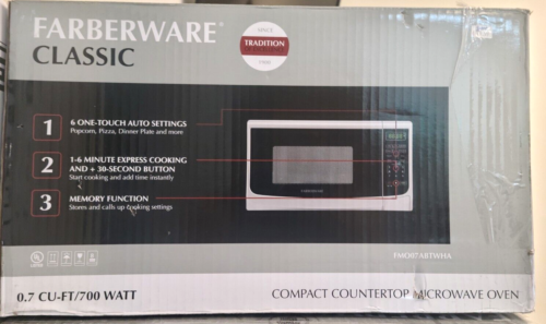 Farberware Classic 0.7 cu. Ft. 700-Watt Countertop Compact Microwave Oven White