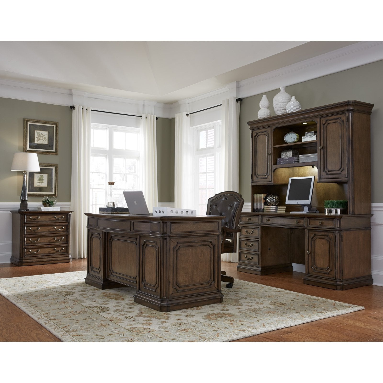 Liberty Furniture Industries Jr Executive Desk - Antique Toffee