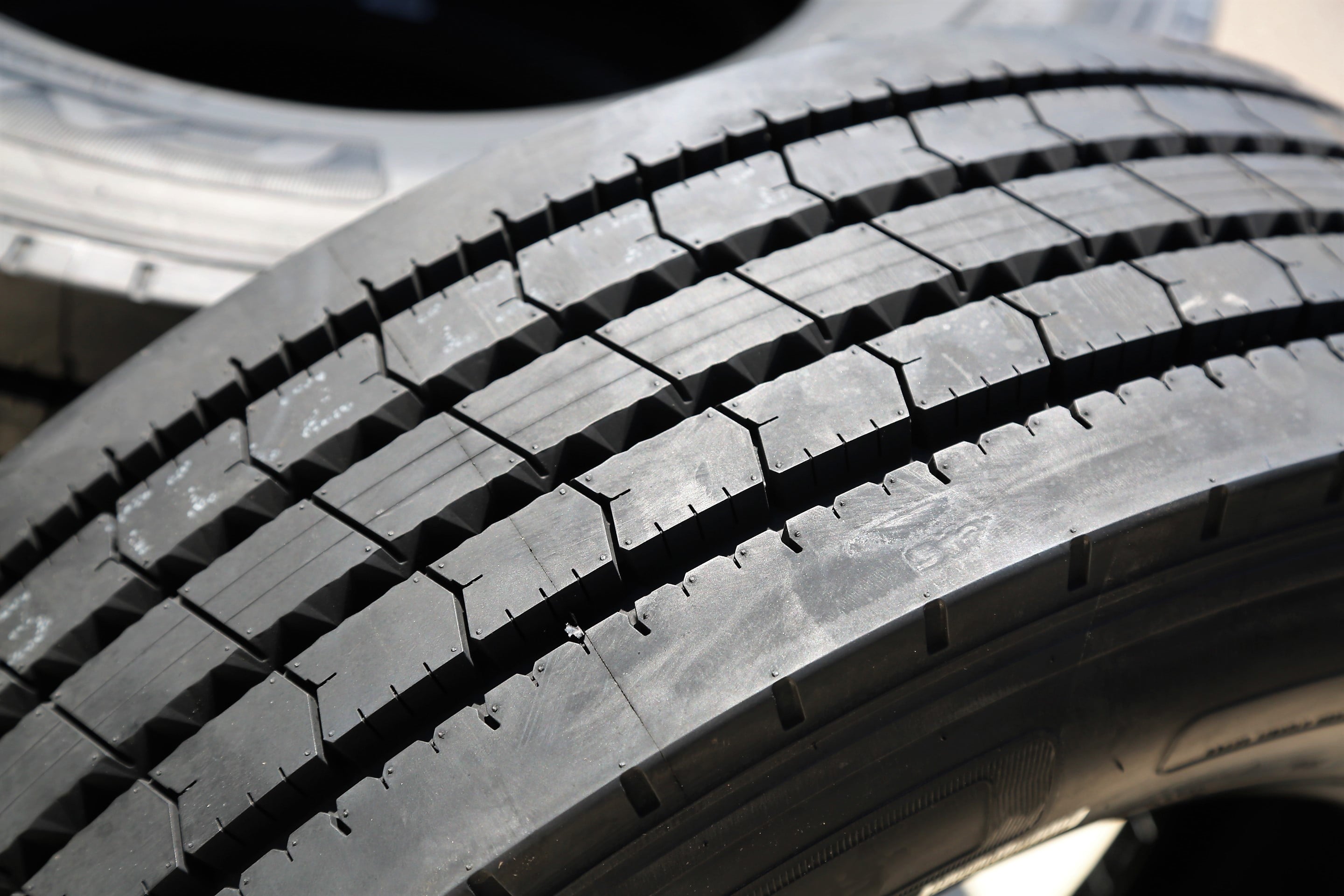 Fortune FAR602 235/75R17.5 Load J 18 Ply All Position Commercial Tire