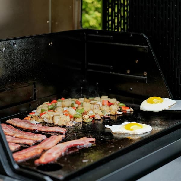 Gravity Series? 800 Digital WiFi Charcoal Grill, Griddle and Smoker in Black