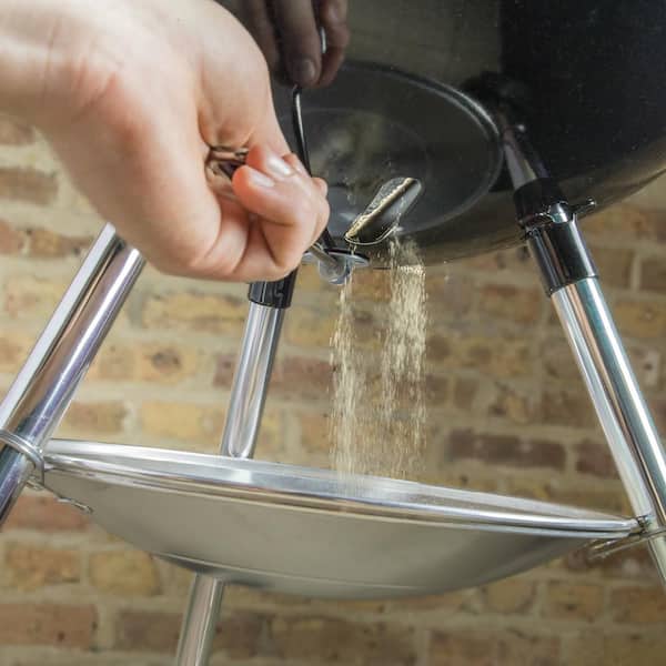 22 in. Original Kettle Charcoal Grill in Black