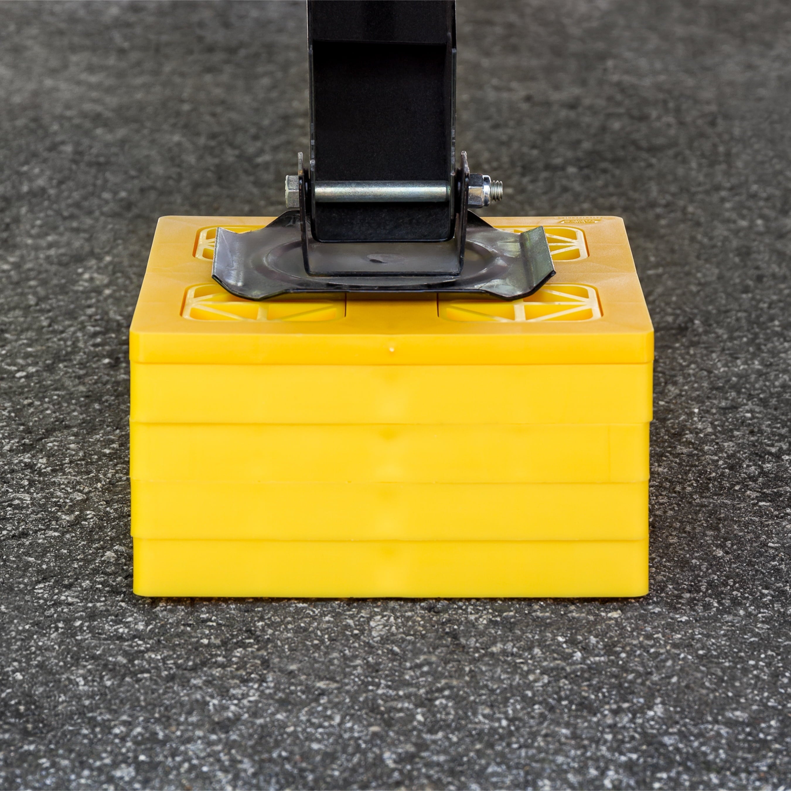 Camco FasTen RV Leveling Blocks | Features a Durable Resin Design and Convenient Carrying Handle | Compatible with Single Wheel, Stabilizer Jacks, and More | 8.5-Inches x 8.5-Inches x 1-Inch (21022)