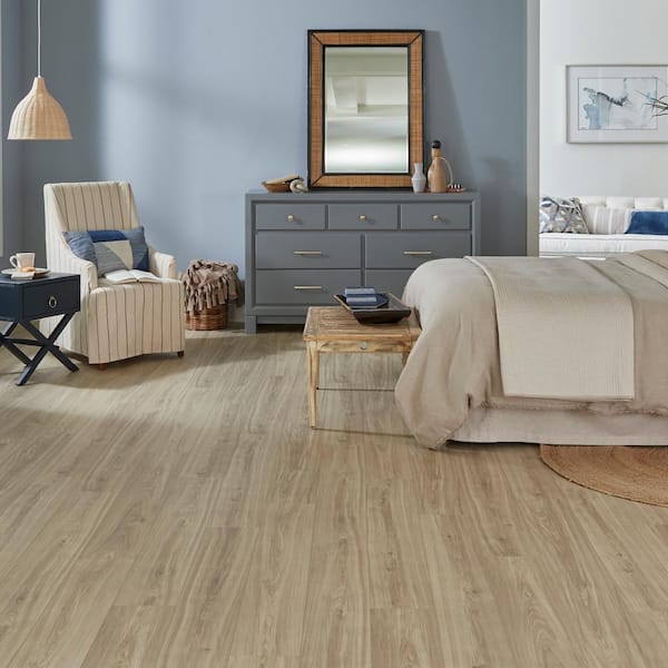 Holloway Hickory Blonde 12 mm T x 7.5 in. W Waterproof Laminate Wood Flooring (21.1 sqft/case)