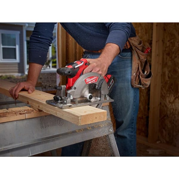 M18 FUEL 18V Lithium-Ion Brushless Cordless 6-1/2 in. Circular Saw W/ M18 5.0 Ah Battery