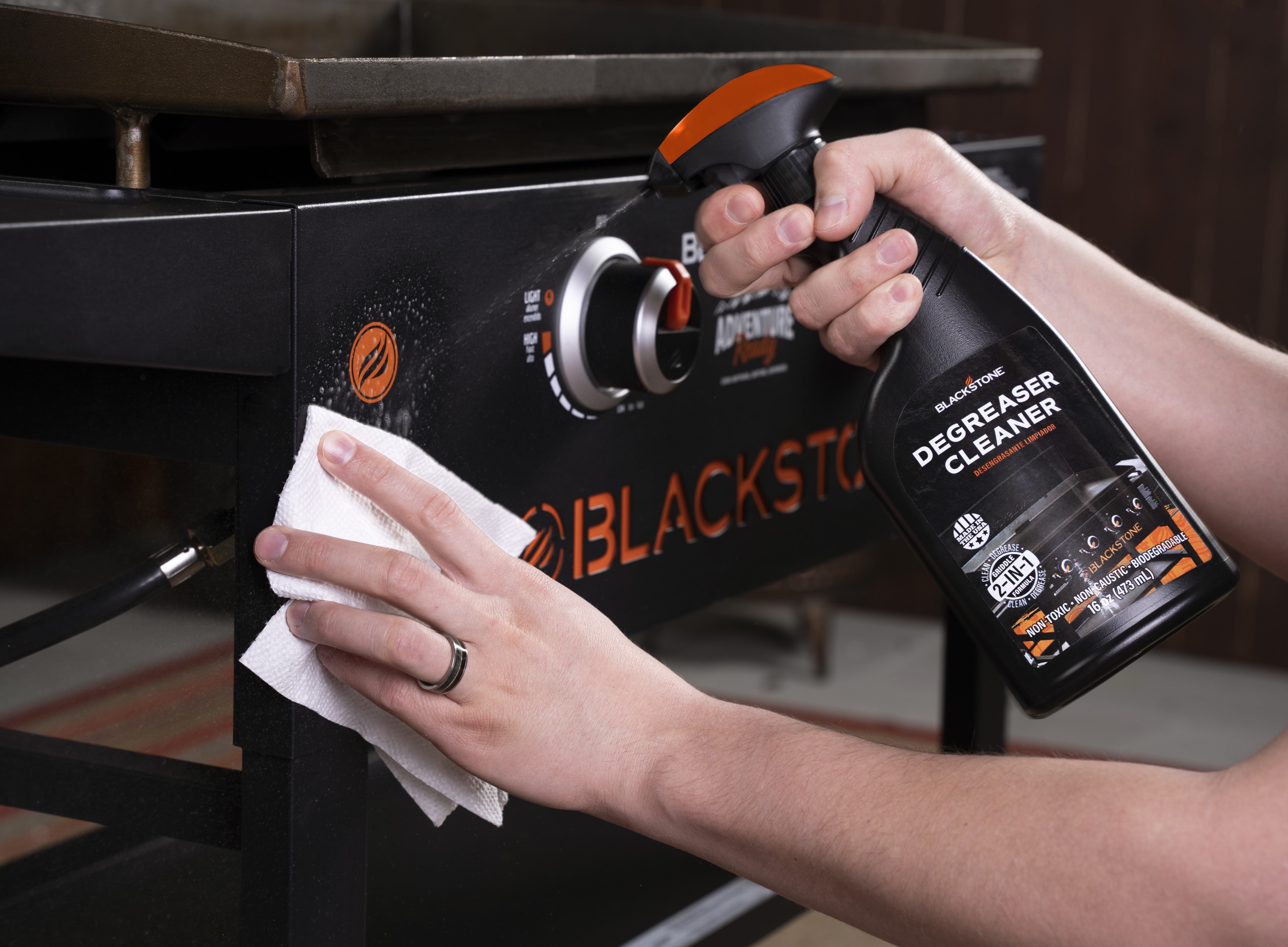Blackstone 2-in-1 Griddle Degreaser Cleaning Spray