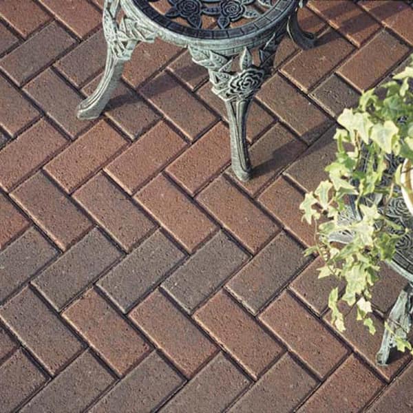 Holland 7.87 in. L x 3.94 in. W x 1.77 in. H 45 mm Red Charcoal Concrete Paver (672-Piece/145 sq. ft./Pallet)