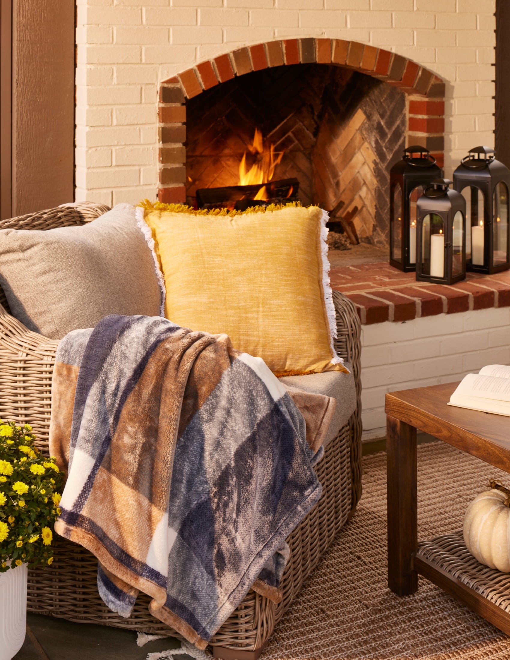 Better Homes & Gardens Heavyweight Recycled Polyester Velvet Plush Throw, Neutral Plaid, 50