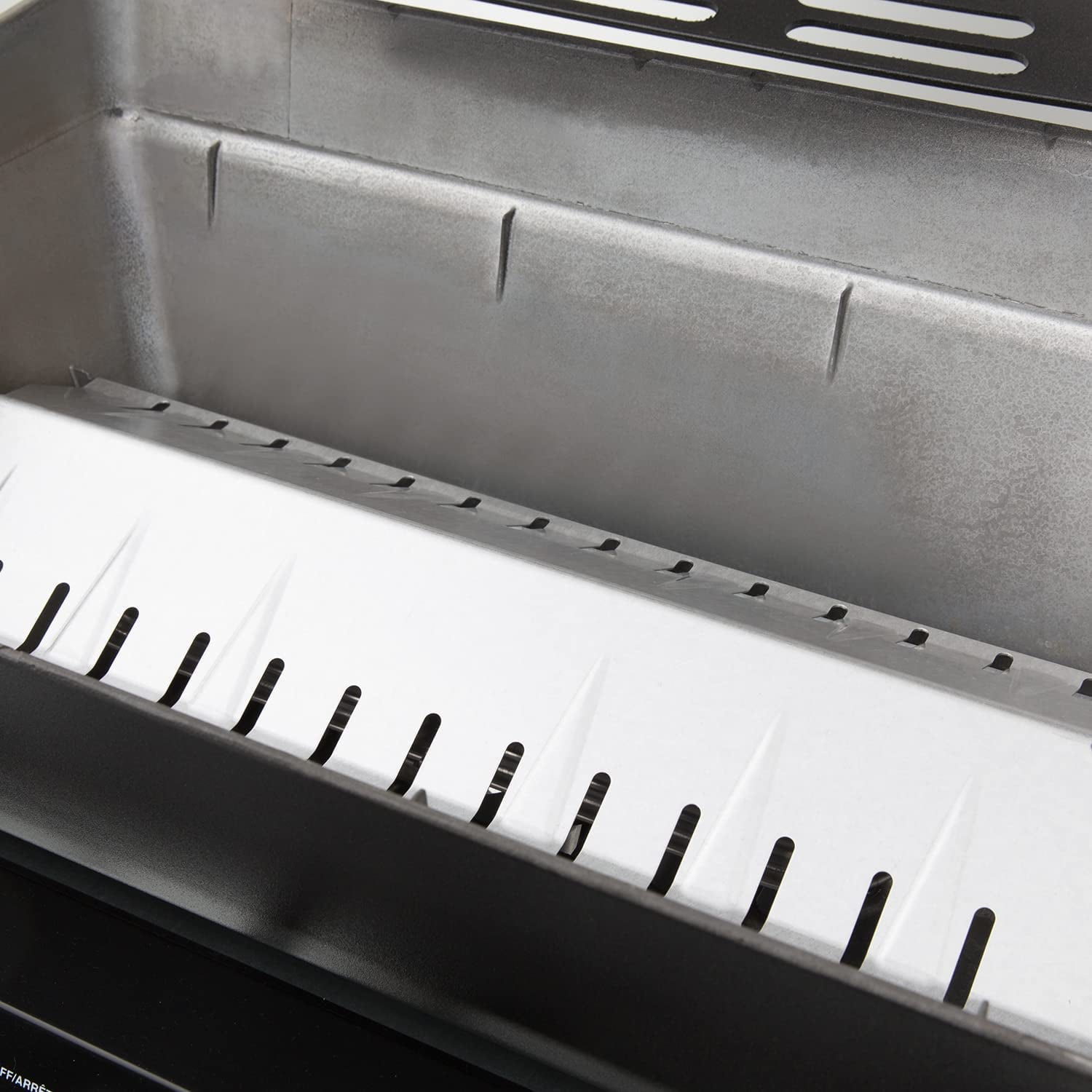 broil-mate 24025BMT Gas Grill, 25000 Btu, LPG Fuel, 2 Burners, 240 sq-in Primary Cooking Area, 44 in