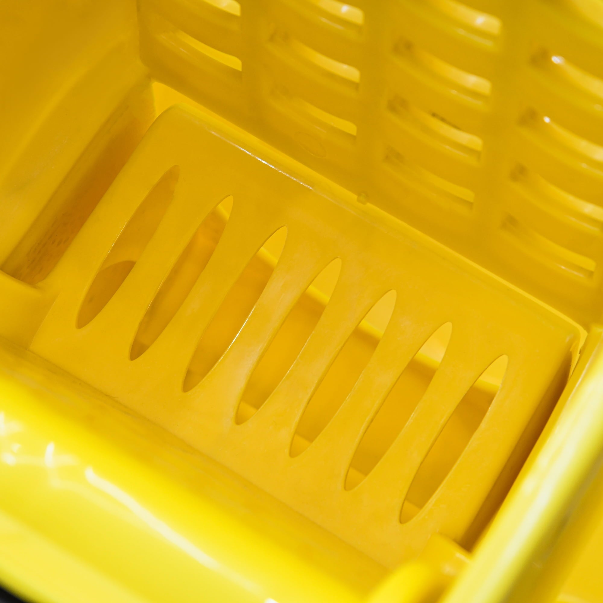 HOMCOM Residential Mop Bucket with Side Press Wringer and Wheels, Yellow