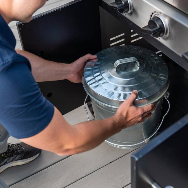 4-Burner Gas Grill and Pellet Smoker Combo in Black