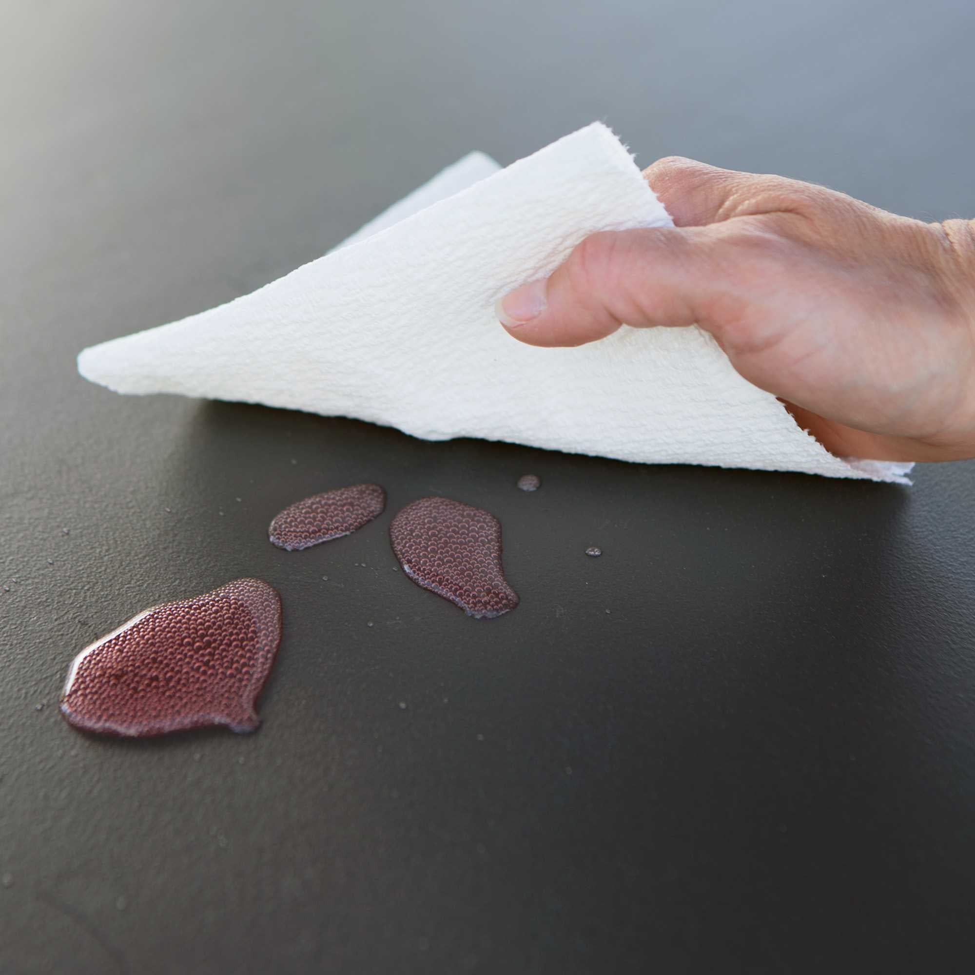 Lifetime Heavy-Duty 130 Gallon Plastic Deck Box, Gray (60298)